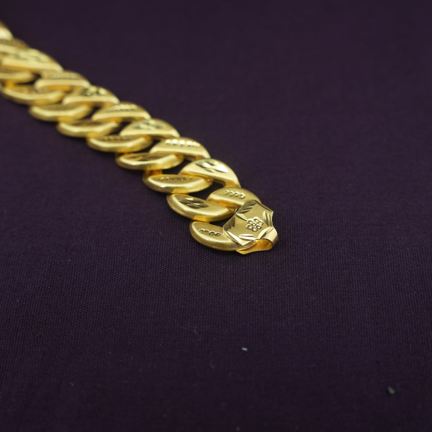 Golden Leaf Link Bracelet