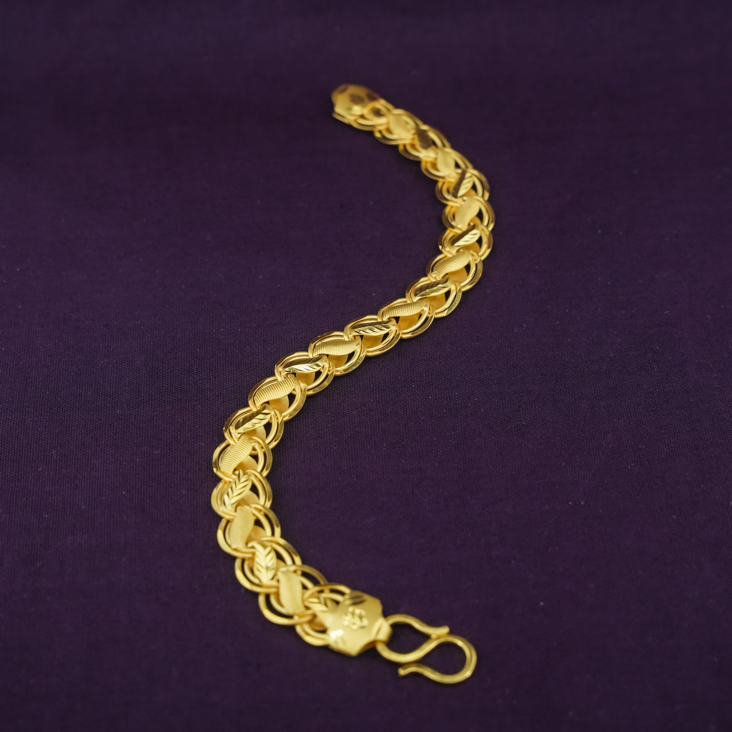 Twisted Elegance Gold Bracelet