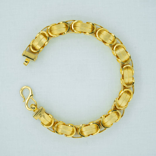 Classic Cuban Link Bracelet with Signature Accent